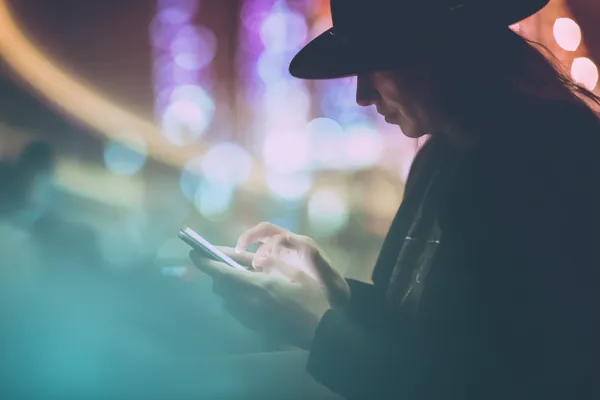 GOOD111 লগইন — মুহূর্তেই অ্যাক্সেস করুন আপনার নিরাপদ অ্যাকাউন্ট ক্যাসিনো চিপে ঘেরা এক আত্মবিশ্বাসী ডিলার খেলোয়াড়দের GOOD111 অ্যাকাউন্টে লগইন করতে আহ্বান করছেন—যা দ্রুত ও সহজ লগইন সুবিধাকে উপস্থাপন করে।